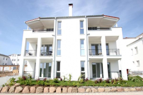 zentrumsnahe Ferienwohnung mit Balkon, gratis Nutzung vom AHOI Erlebnisbad und Sauna in Sellin, eigene Sauna - Villa Antje Whg 10 in Göhren